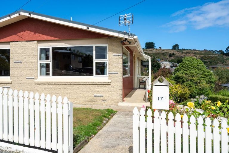 Photo of property in 17 Bell Crescent, Concord, Dunedin, 9018