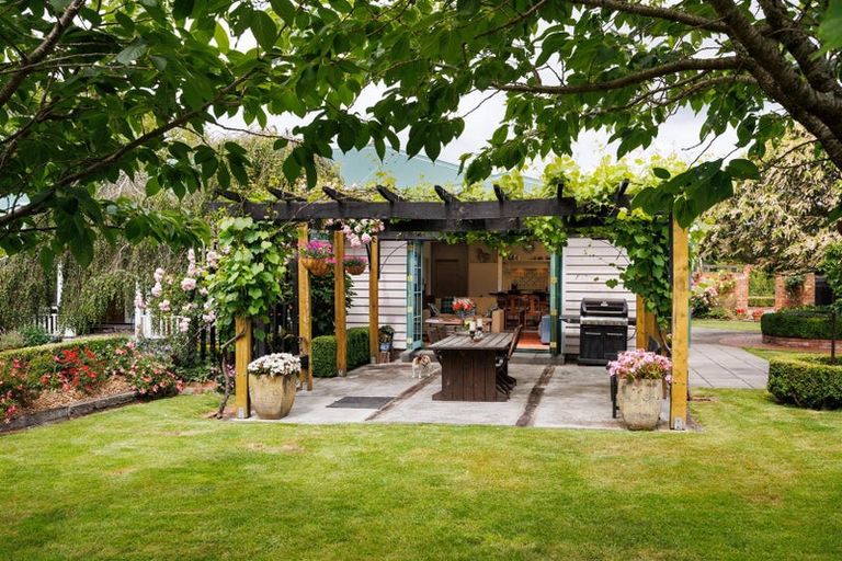 Photo of property in 552 Porewa Road, Marton, 4787