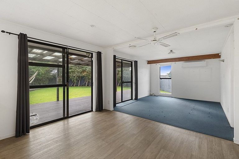 Photo of property in 18 Justamere Place, Weymouth, Auckland, 2103