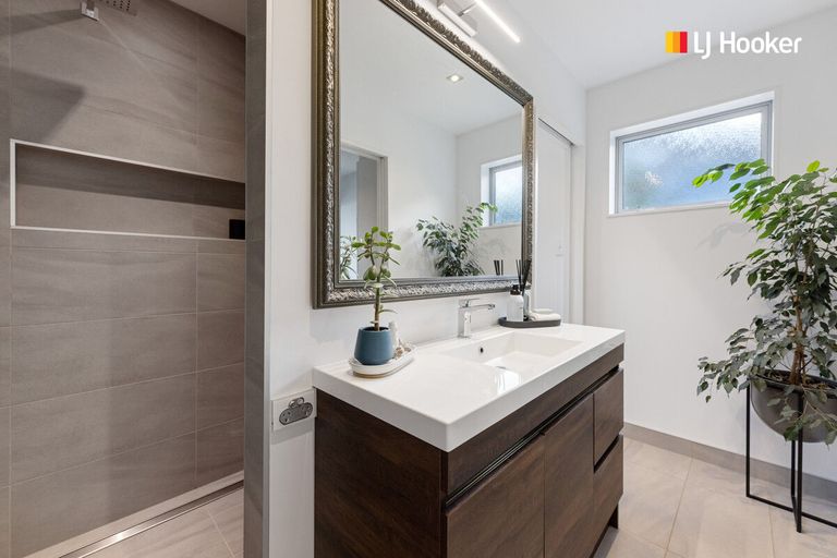 Photo of property in 63 Cliffs Road, Saint Clair, Dunedin, 9012