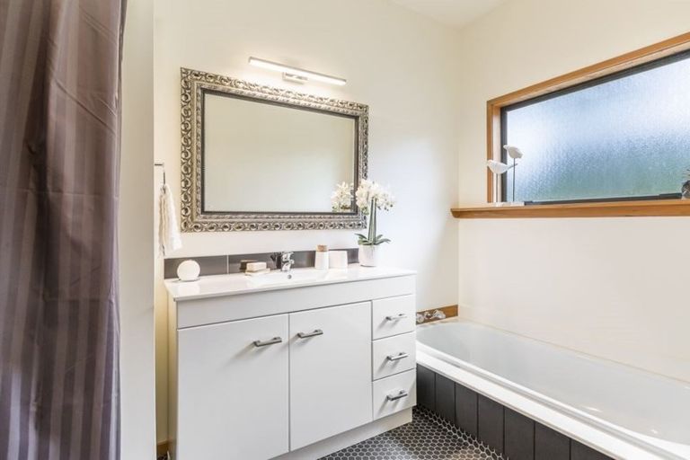 Photo of property in 961 Sandspit Road, Sandspit, Warkworth, 0982