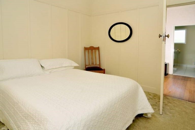 Photo of property in 49 Roys Road, Weymouth, Auckland, 2103