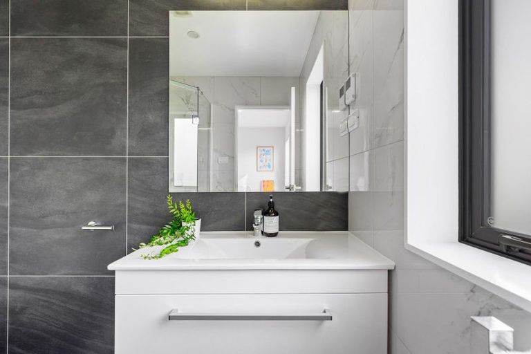 Photo of property in 1 Crompton Place, Orewa, 0931