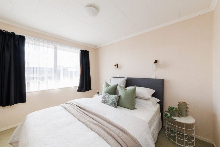 Photo of property in 9 Huhana Court, Hokowhitu, Palmerston North, 4410