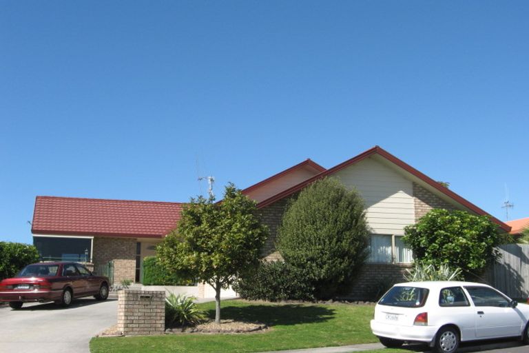 Photo of property in 22 Maddison Place, Welcome Bay, Tauranga, 3112