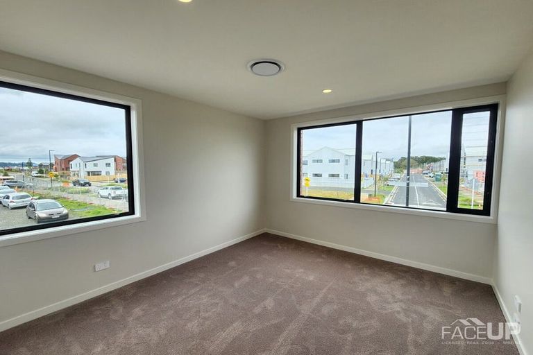 Photo of property in 60 Tahingamanu Road, Hobsonville, Auckland, 0616