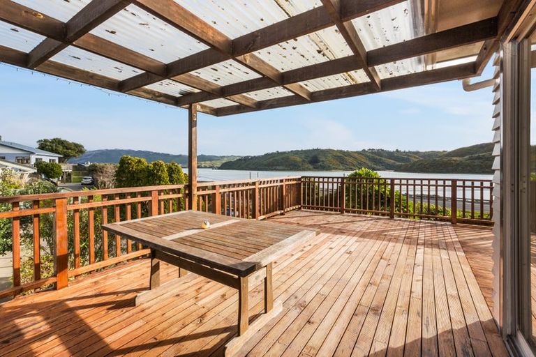 Photo of property in 32 Papakowhai Road, Papakowhai, Porirua, 5024