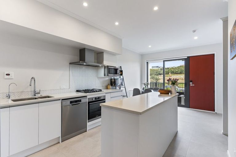 Photo of property in 153 Glenvar Ridge Road, Long Bay, Auckland, 0630