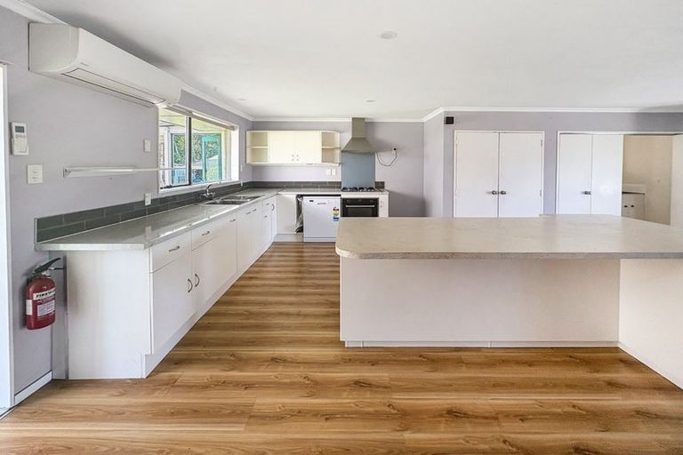 Photo of property in 32 Laward Road, Shannon, Palmerston North, 4474