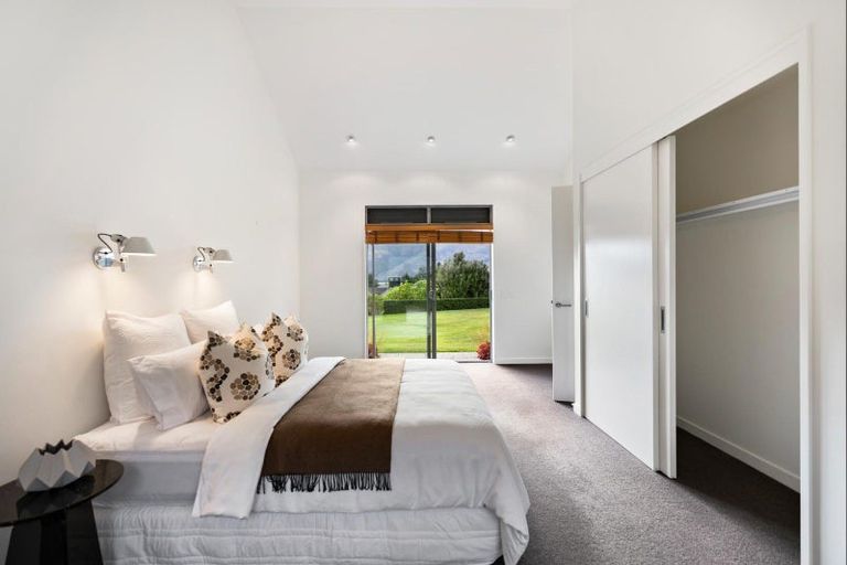 Photo of property in 3 Bayonet Peak Place, Drift Bay, Queenstown, 9371