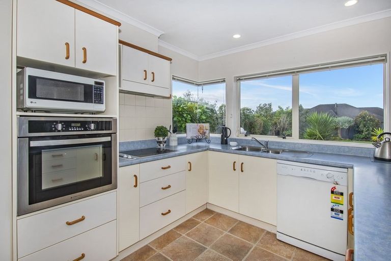 Photo of property in 14 Chatsfield Place, Te Kamo, Whangarei, 0112