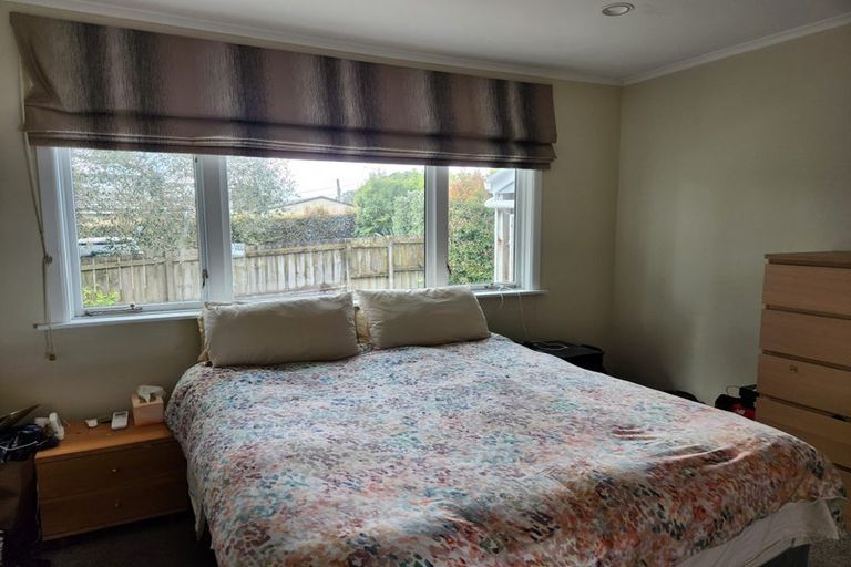 Photo of property in 2/484 East Coast Road, Windsor Park, Auckland, 0630