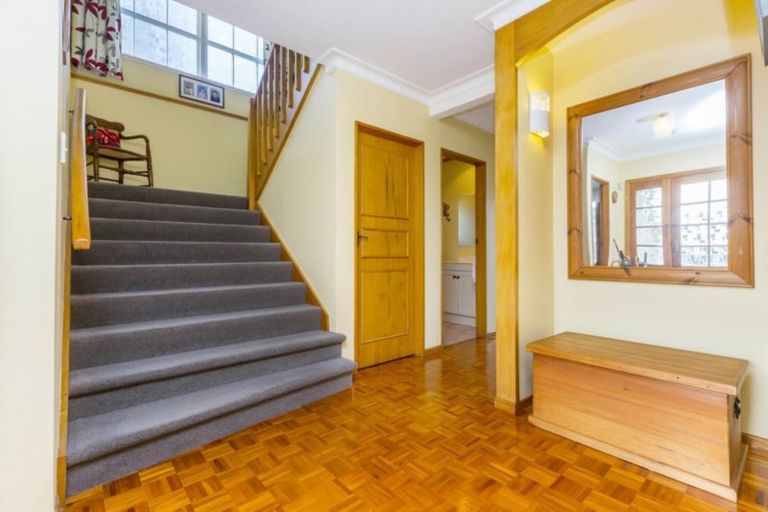 Photo of property in 3 Sunbrae Drive, Silverstream, Upper Hutt, 5019