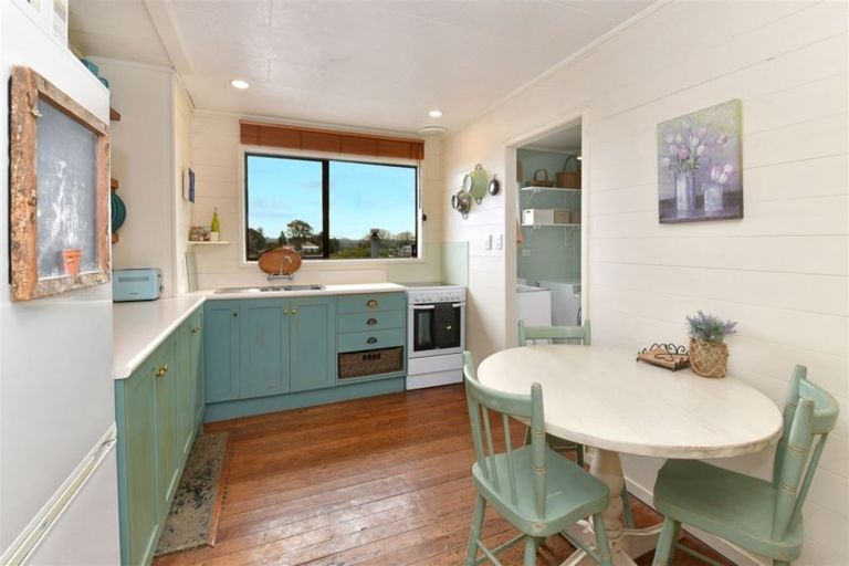 Photo of property in 20 Downer Street, Helensville, 0800