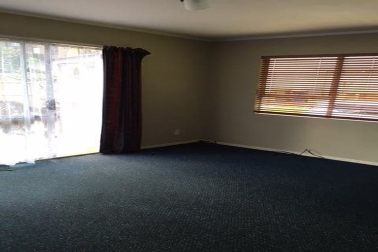 Photo of property in 10 Dakota Avenue, Beach Haven, Auckland, 0626