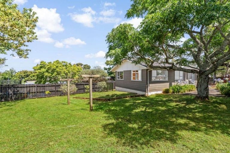 Photo of property in 16 Newham Place, Henderson, Auckland, 0612