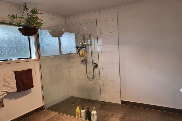 Photo of property in 154 Everglade Drive, Totara Heights, Auckland, 2105