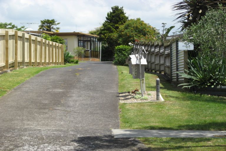 Photo of property in 2/231 Queen Street, Pukekohe, 2120