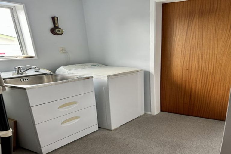 Photo of property in 48 Apollo Parade, Milson, Palmerston North, 4414