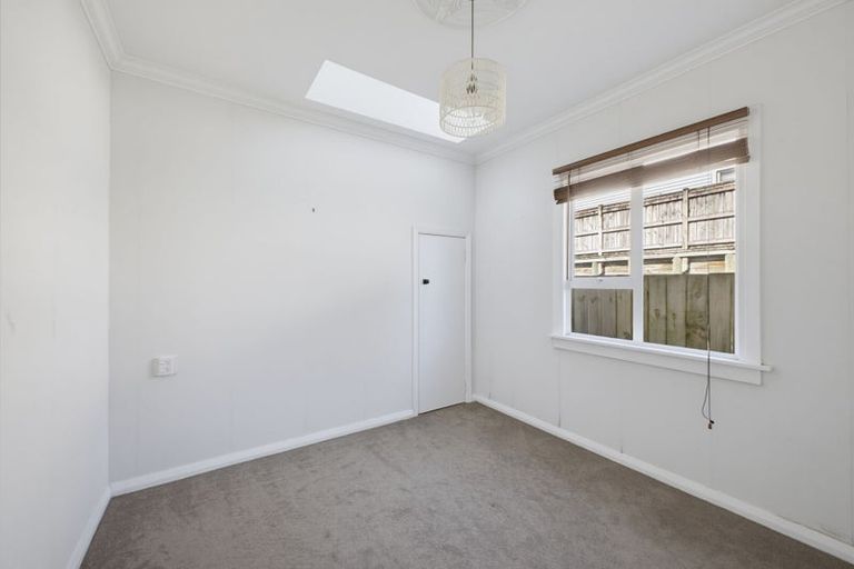 Photo of property in 403 Carrington Street, Upper Vogeltown, New Plymouth, 4310