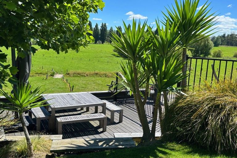 Photo of property in 2 Lees Pakaraka Road, Te Ore Ore, Masterton, 5886