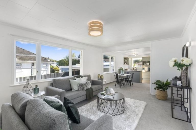 Photo of property in 22 Richard Grove, Stokes Valley, Lower Hutt, 5019