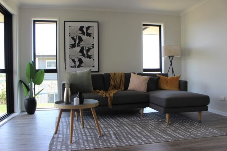 Photo of property in 55a Twin Parks Rise, Papakura, 2110