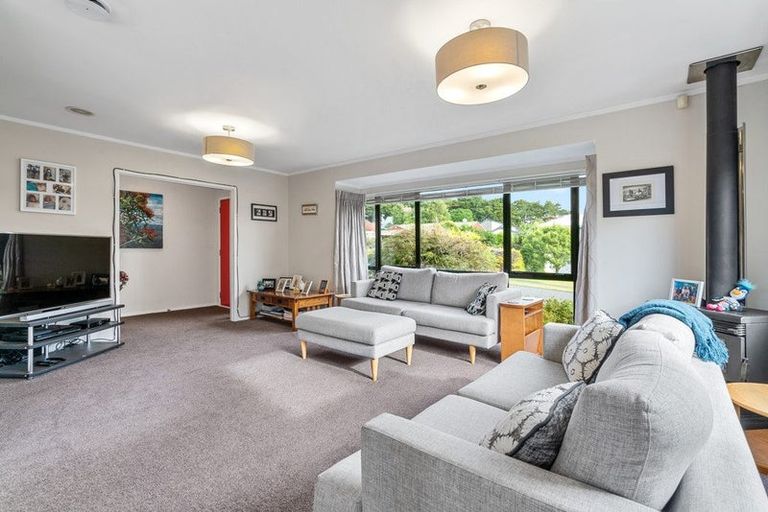 Photo of property in 8 Kuripaka Crescent, The Gardens, Auckland, 2105