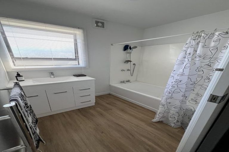 Photo of property in 69 Coopers Road, Dallington, Christchurch, 8061