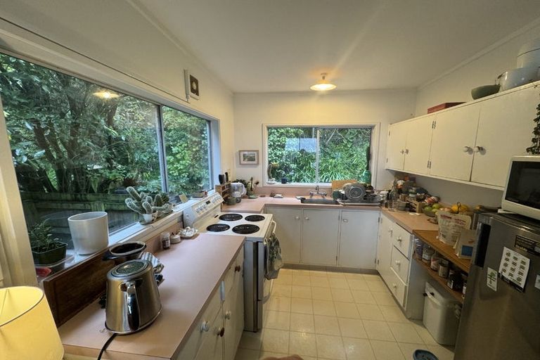 Photo of property in 13-13a Espin Crescent, Karori, Wellington, 6012