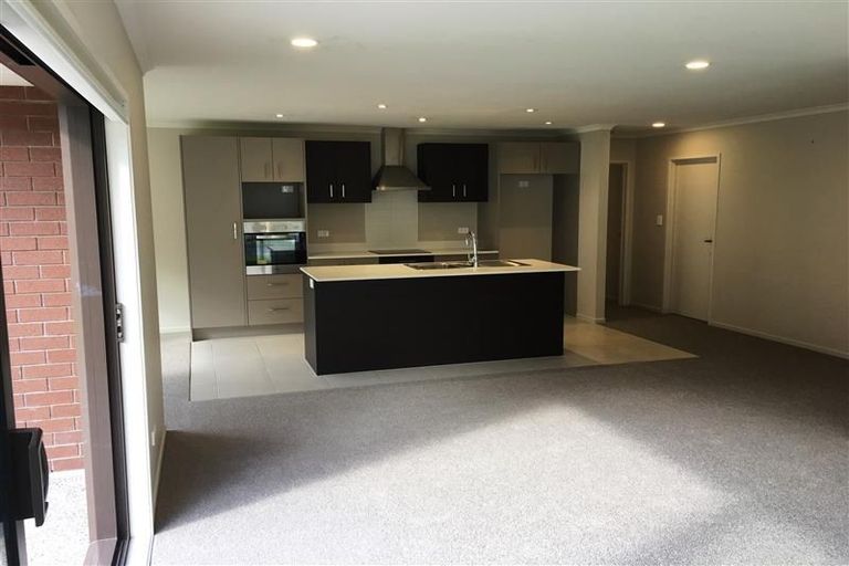 Photo of property in 35 Crabb Fields Lane, Riverhead, 0820