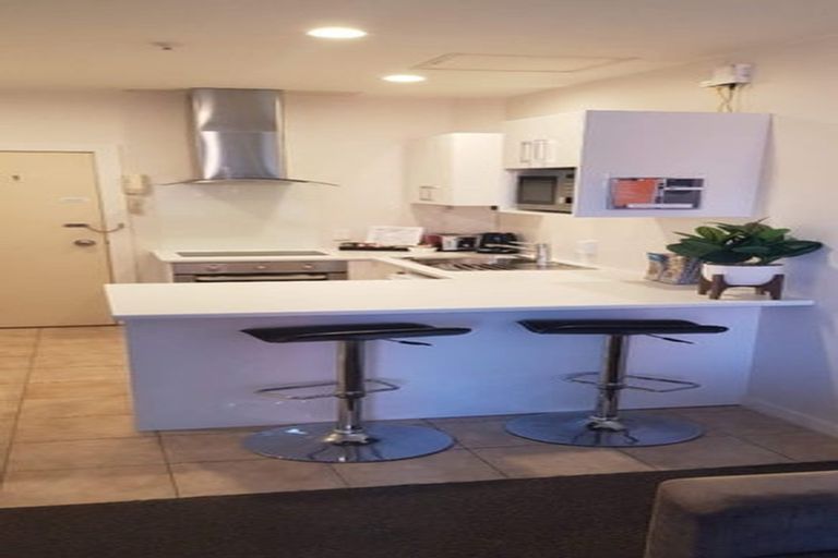 Photo of property in Terrace Tower Apartments, 2d/126 The Terrace, Wellington Central, Wellington, 6011