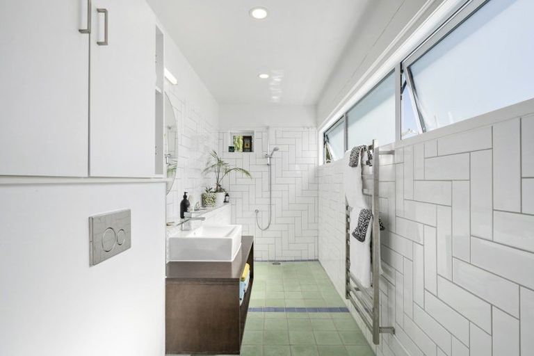 Photo of property in 709 Marine Drive, Eastbourne, Lower Hutt, 5013