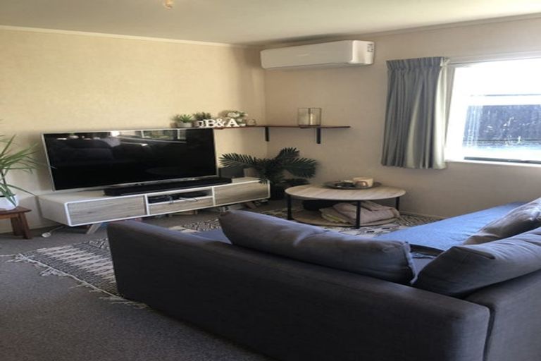 Photo of property in 20a Armagh Road, Blockhouse Bay, Auckland, 0600