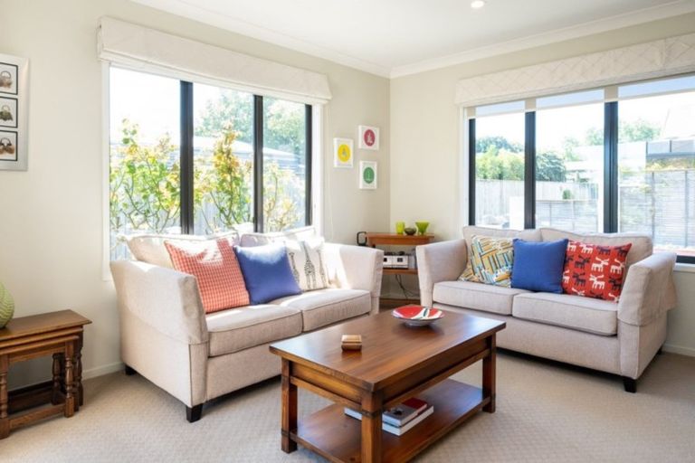 Photo of property in 2/11 Te Aute Road, Havelock North, 4130