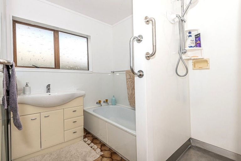 Photo of property in 11 Third Avenue, Avenues, Whangarei, 0110