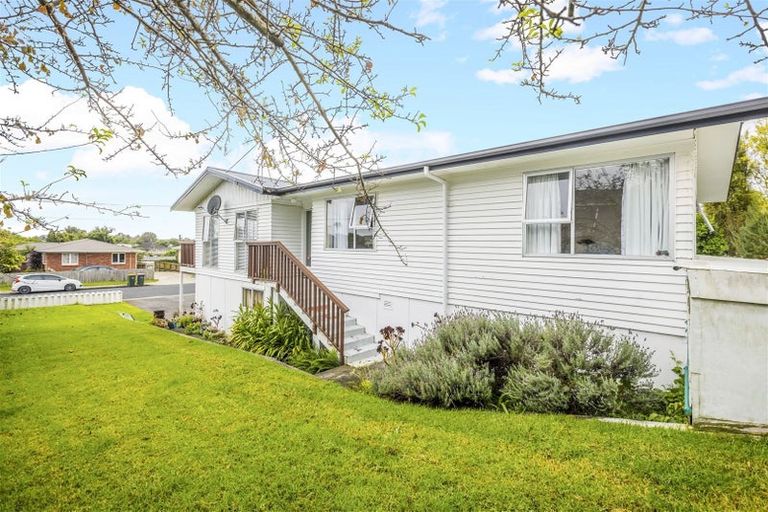 Photo of property in 17 Rembrandt Place, Opaheke, Papakura, 2113