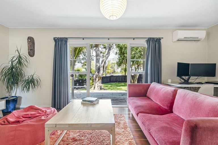 Photo of property in 18 Poto Street, Te Atatu South, Auckland, 0610