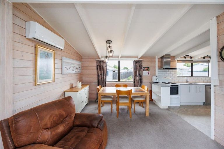 Photo of property in 8 Harding Place, Feilding, 4702