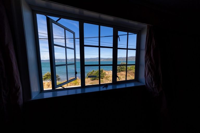 Photo of property in 159 Marine Parade, Seatoun, Wellington, 6022