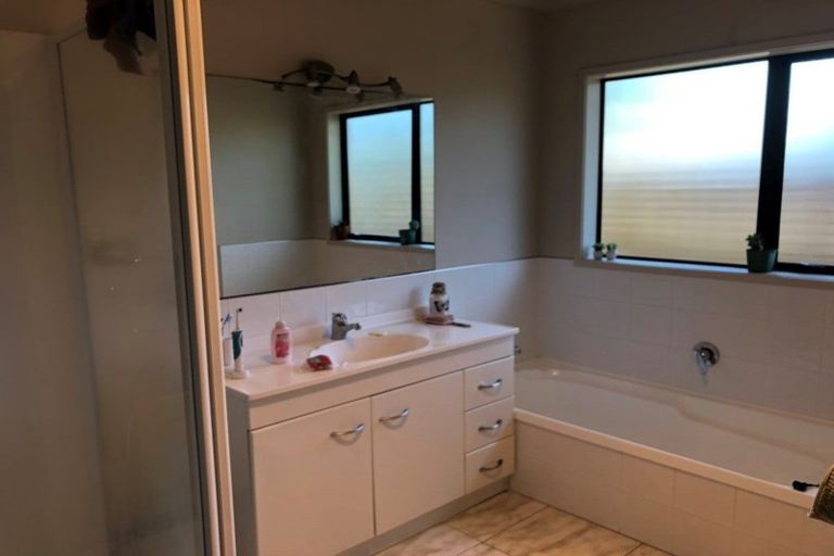 Photo of property in 22 Tuihana Drive, Papamoa Beach, Papamoa, 3118