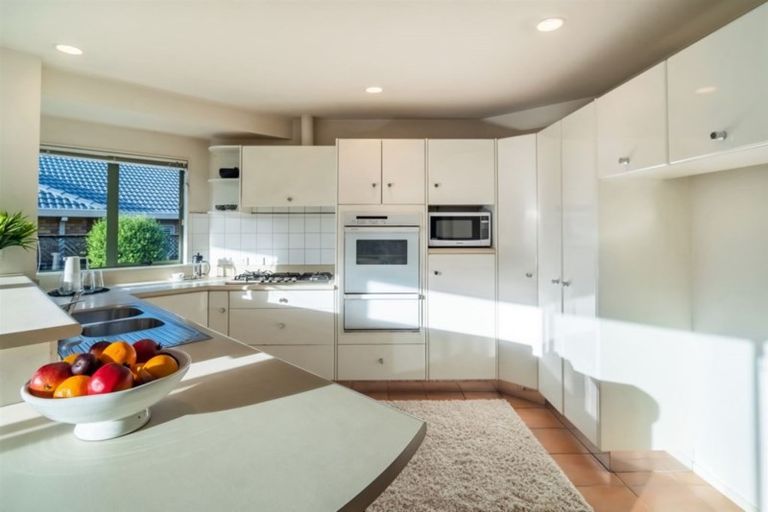 Photo of property in 2/1 Stratford Avenue, Milford, Auckland, 0620