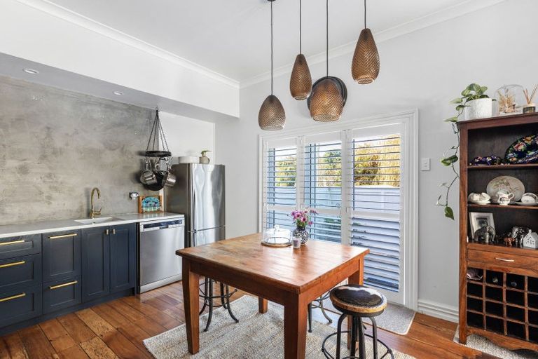 Photo of property in 36 Belt Road, Moturoa, New Plymouth, 4310