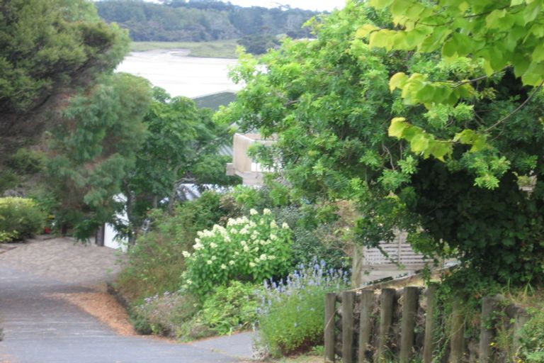 Photo of property in 89 Rosecamp Road, Beach Haven, Auckland, 0626