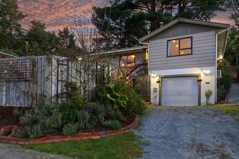 Photo of property in 27 Fenchurch Grove, Stokes Valley, Lower Hutt, 5019