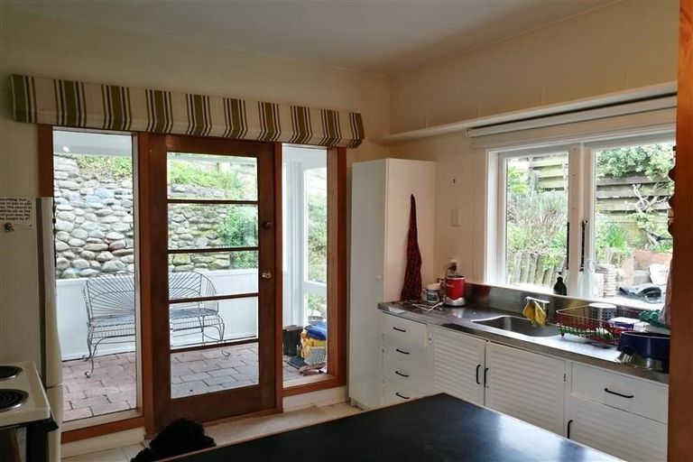 Photo of property in 4 Paisley Terrace, Karori, Wellington, 6012