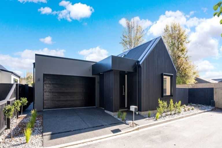 Photo of property in 1/29 Wrights Road, Addington, Christchurch, 8024