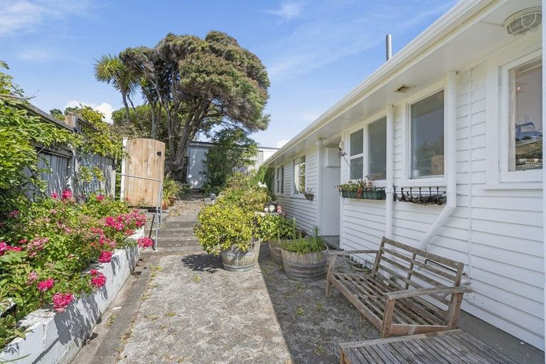 Photo of property in 36 Roys Road, Plimmerton, Porirua, 5026