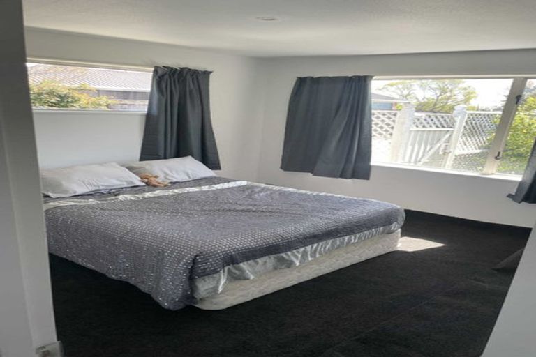 Photo of property in 2/200 Wainoni Road, Avondale, Christchurch, 8061