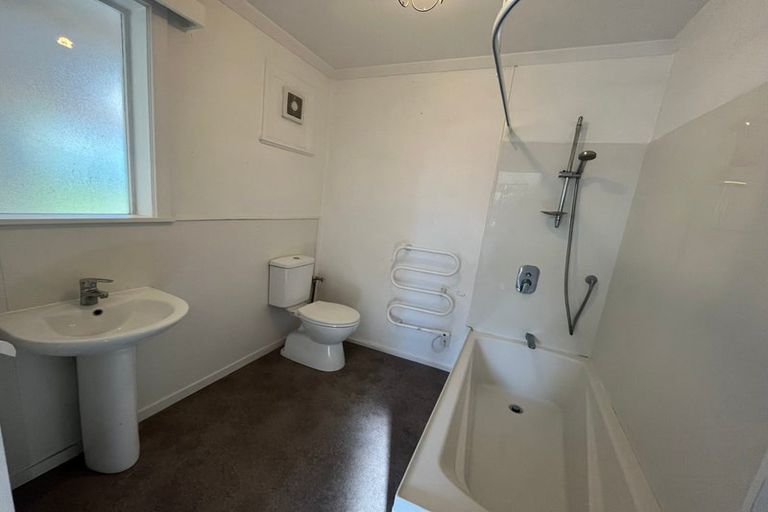 Photo of property in 22 Mahoe Street, Otaki Beach, Otaki, 5512
